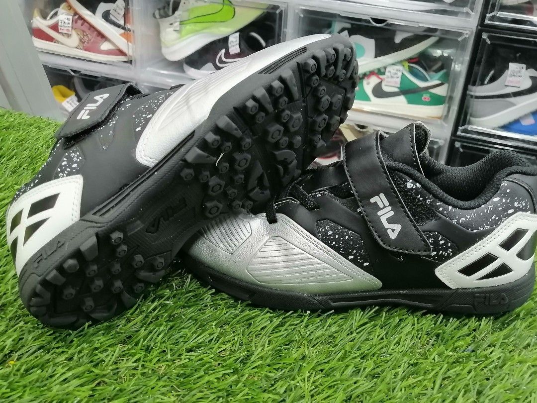Fila shop futsal shoes
