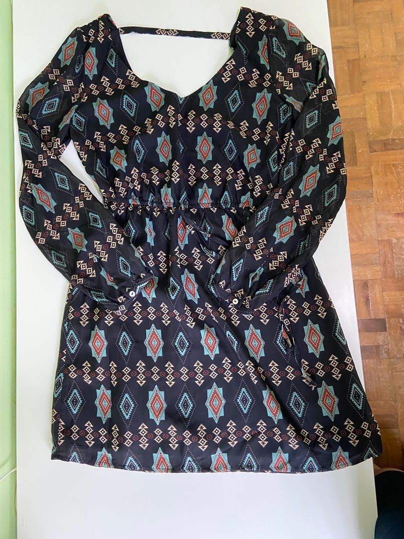 Forever 21 Dark Blue Boho Dress (Category: Dresses) located in Quezon City. Submitted by joolei.declutter (Listing ID 1240861812, Image 1). Description: 🚫 no haggling please, last price posted! 💗discounted if buying multiple products 🛍️ Brand: H-Head Jeans ✨ Never worn ✨ Like brand new ✨ Size XS; runs a bit large ✨ Issues: none 💸 MOP GCash, Maya, BPI, BDO 💖 first to pay reserves & gets the item ❌ No COD and Shopee Checkout Delivery fees will