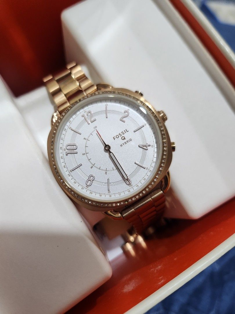 Fossil discount q women