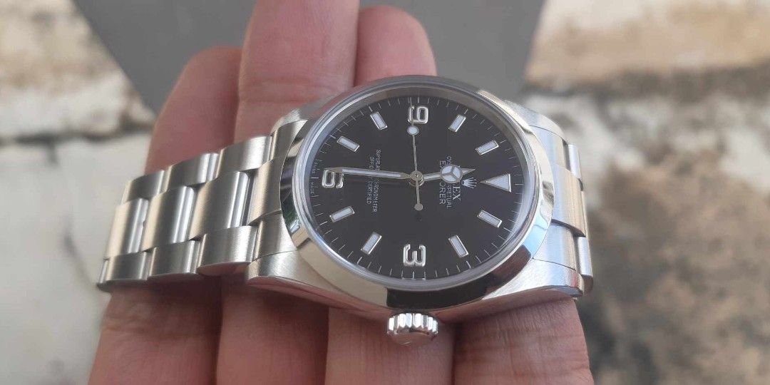 FS: ROLEX EXPLORER 1 114270 (Category: Luxury Watches) located in Pasig City. Submitted by manilacloset (Listing ID 1240889301, Image 3). Description: FS: ROLEX EXPLORER 1 114270 YEAR: 2006 MINT CONDITION 12 LINKS WITH VERIFICATION RECEIPT RFS: DOWNSIZING COLLECTION. NO WRIST TIME PRICE: 450K FEEL FREE TO MSG FOR MORE PHOTOS 09175072743.