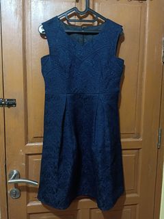 Gaun navy
