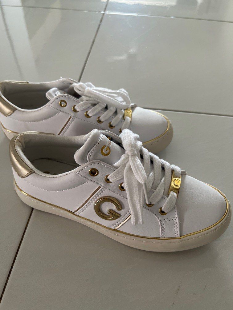 White sneakers outlet with gold