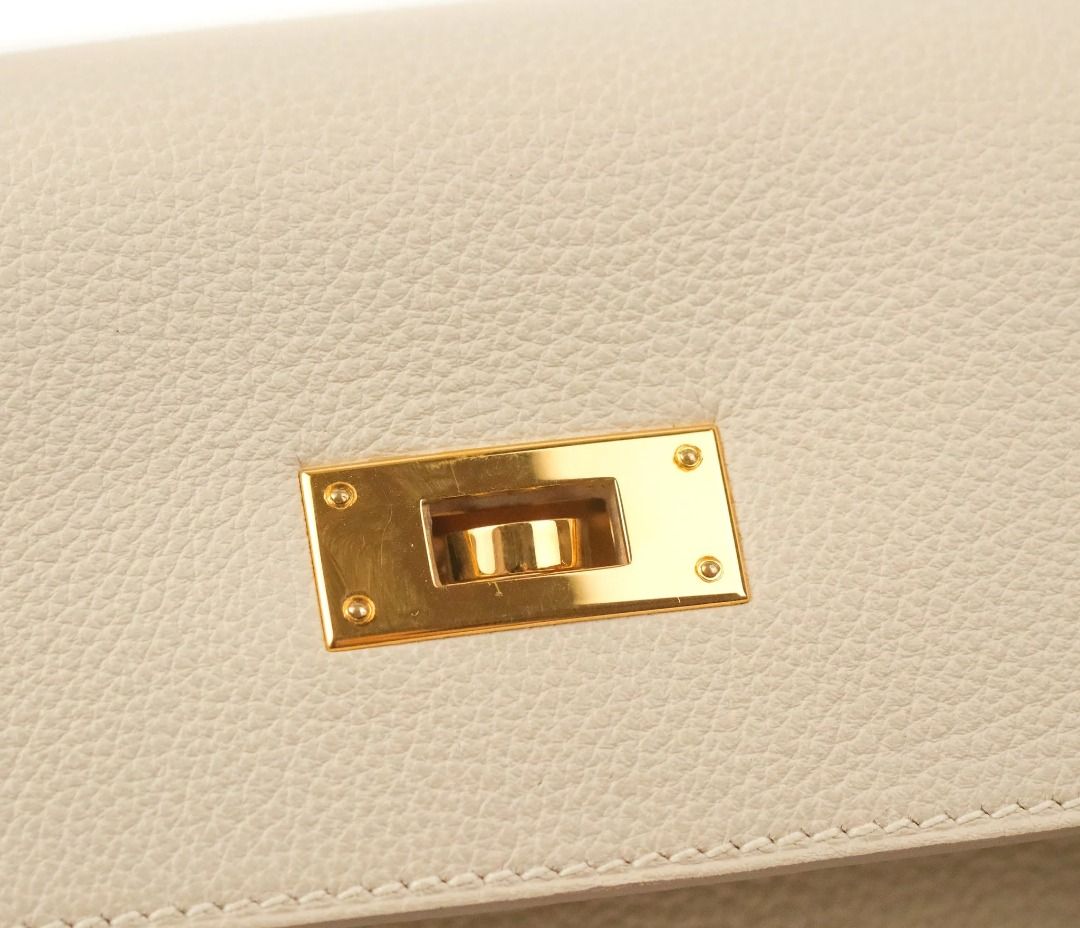 Hermès Kelly Craie Togo 28 Retourne Gold Hardware, 2015 (Very Good), White Womens Handbag