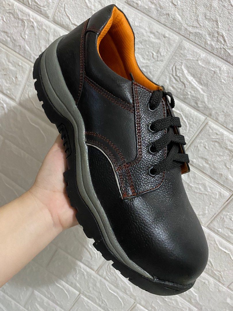 Highlander safety shoes, Men's Fashion, Footwear, Casual Shoes on Carousell