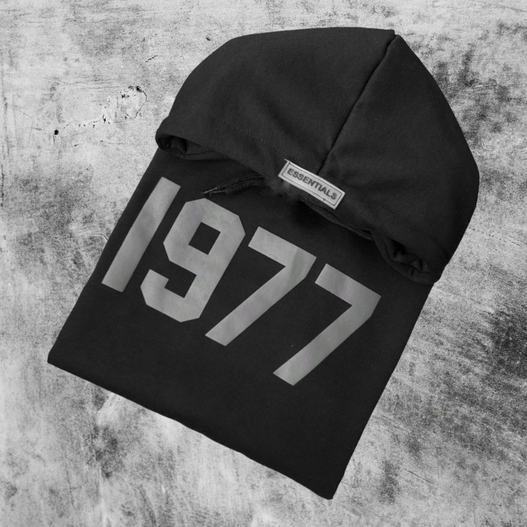 Hoodie Essentials Fear Of God FOG 1977 Hitam, Fesyen Pria, Pakaian ...