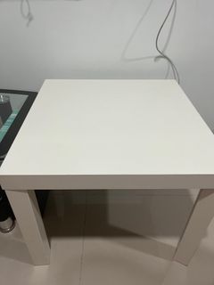 Ikea 白色桌