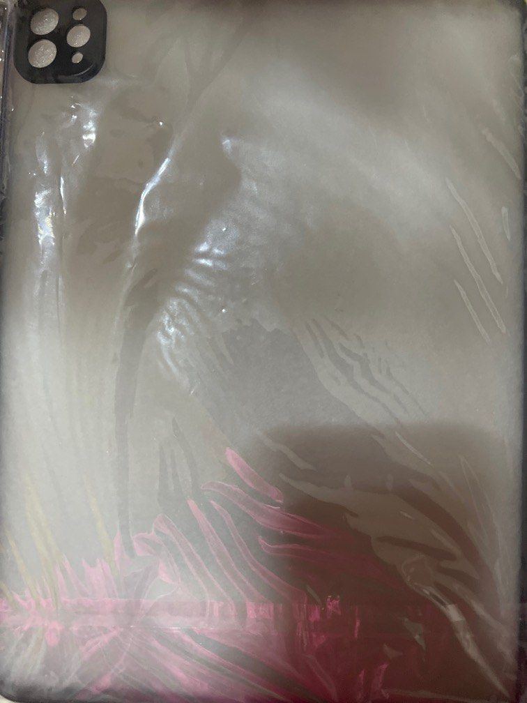 iPad Pro case (Category: Cases & Sleeves) located in Singapore. Submitted by fireball0906 (Listing ID 1240989889, Image 1). Description: .