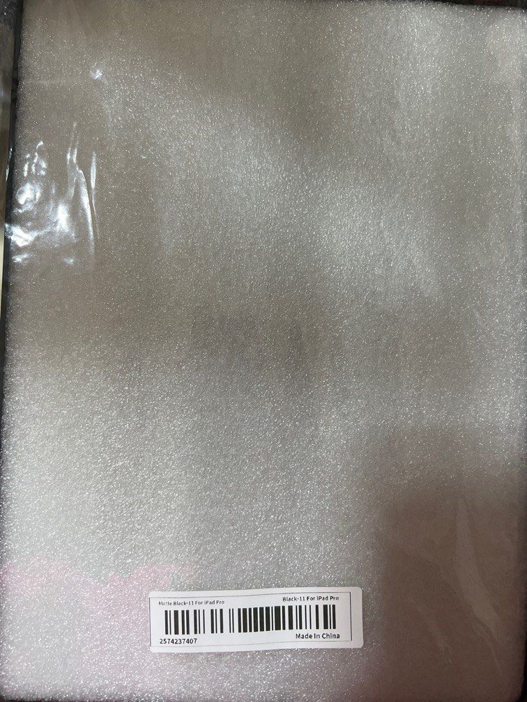 iPad Pro case (Category: Cases & Sleeves) located in Singapore. Submitted by fireball0906 (Listing ID 1240989889, Image 2). Description: .