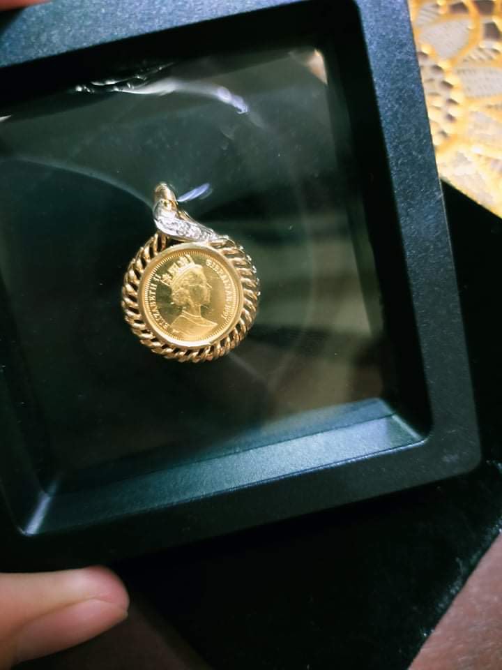 K18 Japan Gold Queen Elizabeth Pendant, Women's Fashion, Jewelry