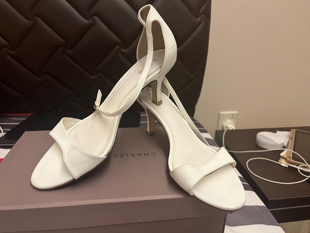White 2.5 hotsell inch heels
