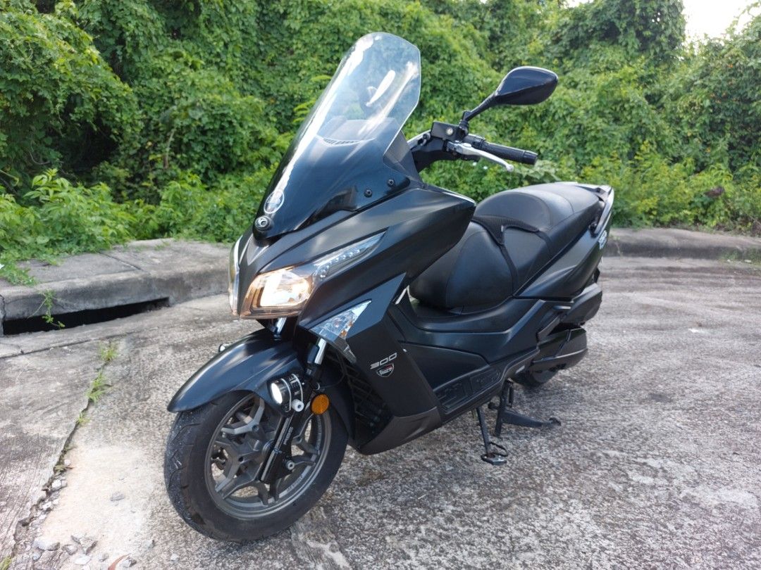 300cc motorbikes