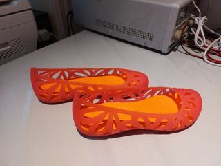 Lady Crocs for size W8 or W9