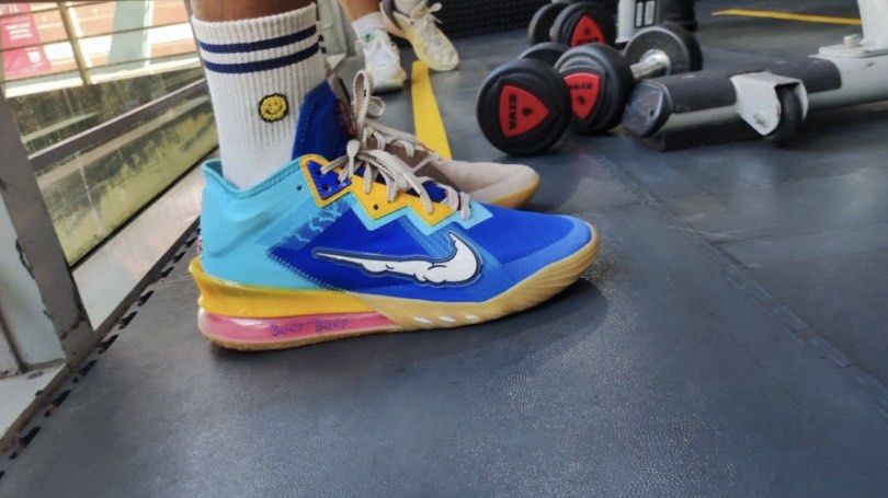 looney tunes lebron shoes