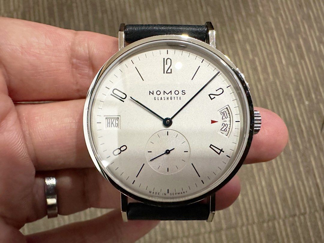 Nomos gmt online