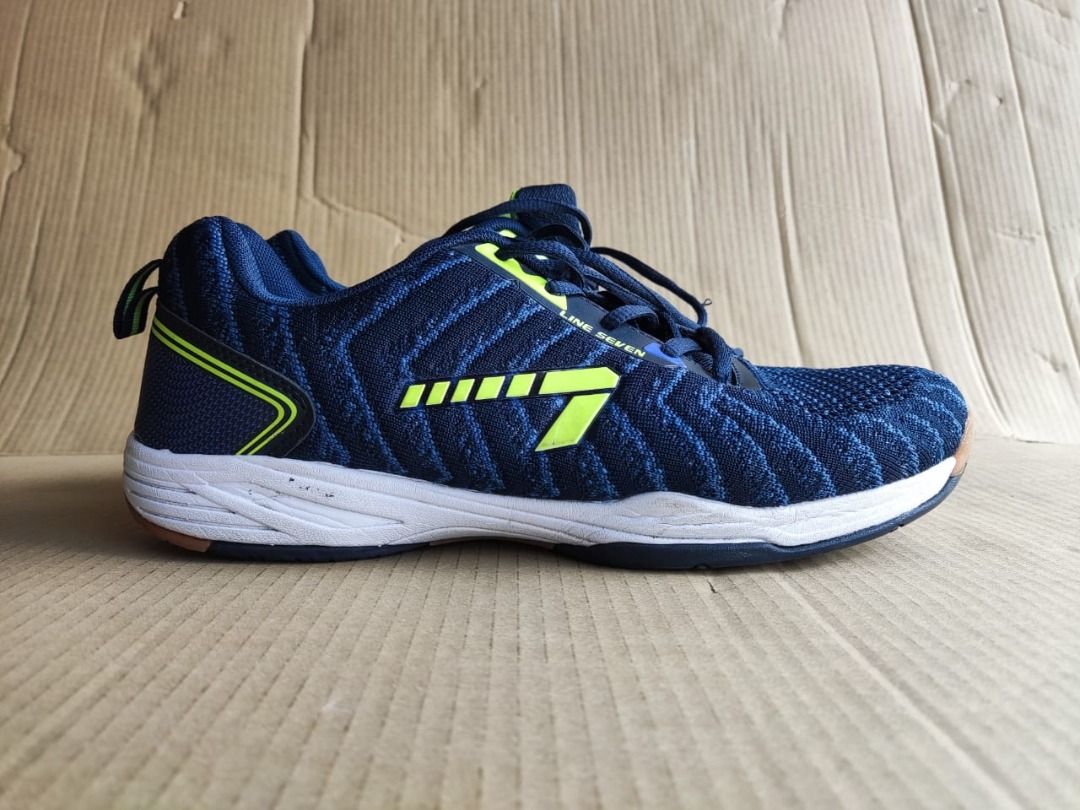 Badminton shoes for cement court sales