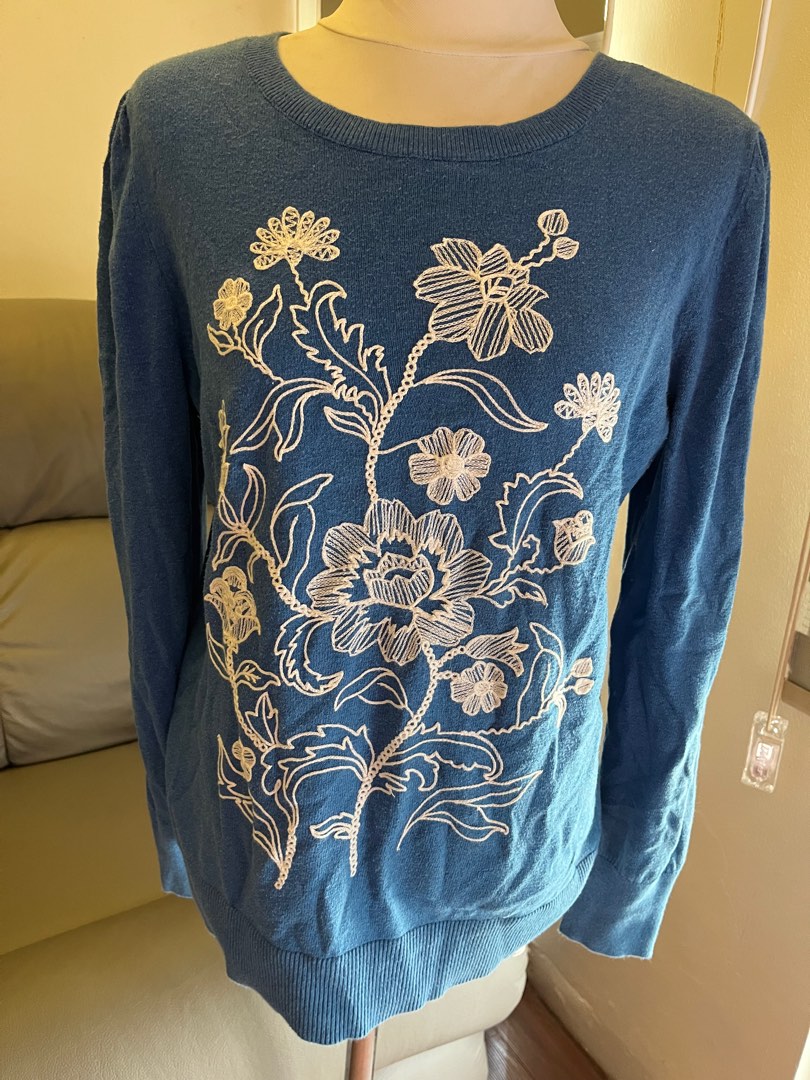 Loft Knit Embroidered Top, Women's Fashion, Tops, Blouses on Carousell
