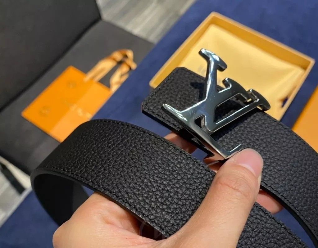 Louis Vuitton LV Mens Damier Belt 85cm, Luxury, Accessories on Carousell