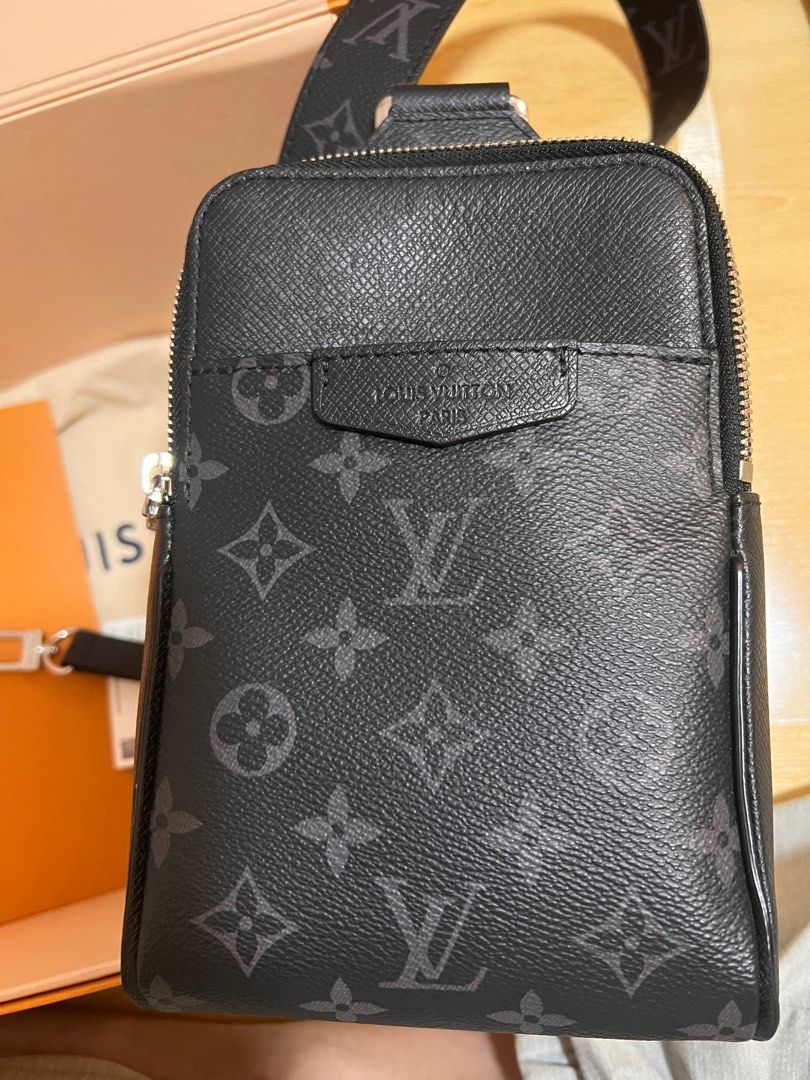 Louis Vuitton TAIGA Outdoor slingbag (M30741)