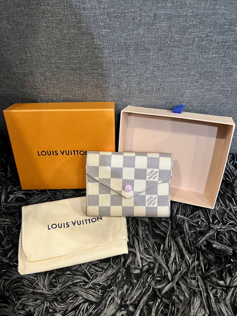 Louis Vuitton - Victorine Wallet Review - Damier Ebene Print! 