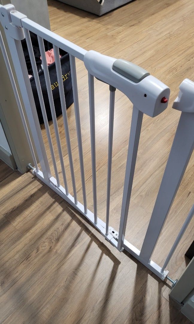 Mamakiddies Baby safe lock gate 75 85cm Babies Kids Baby