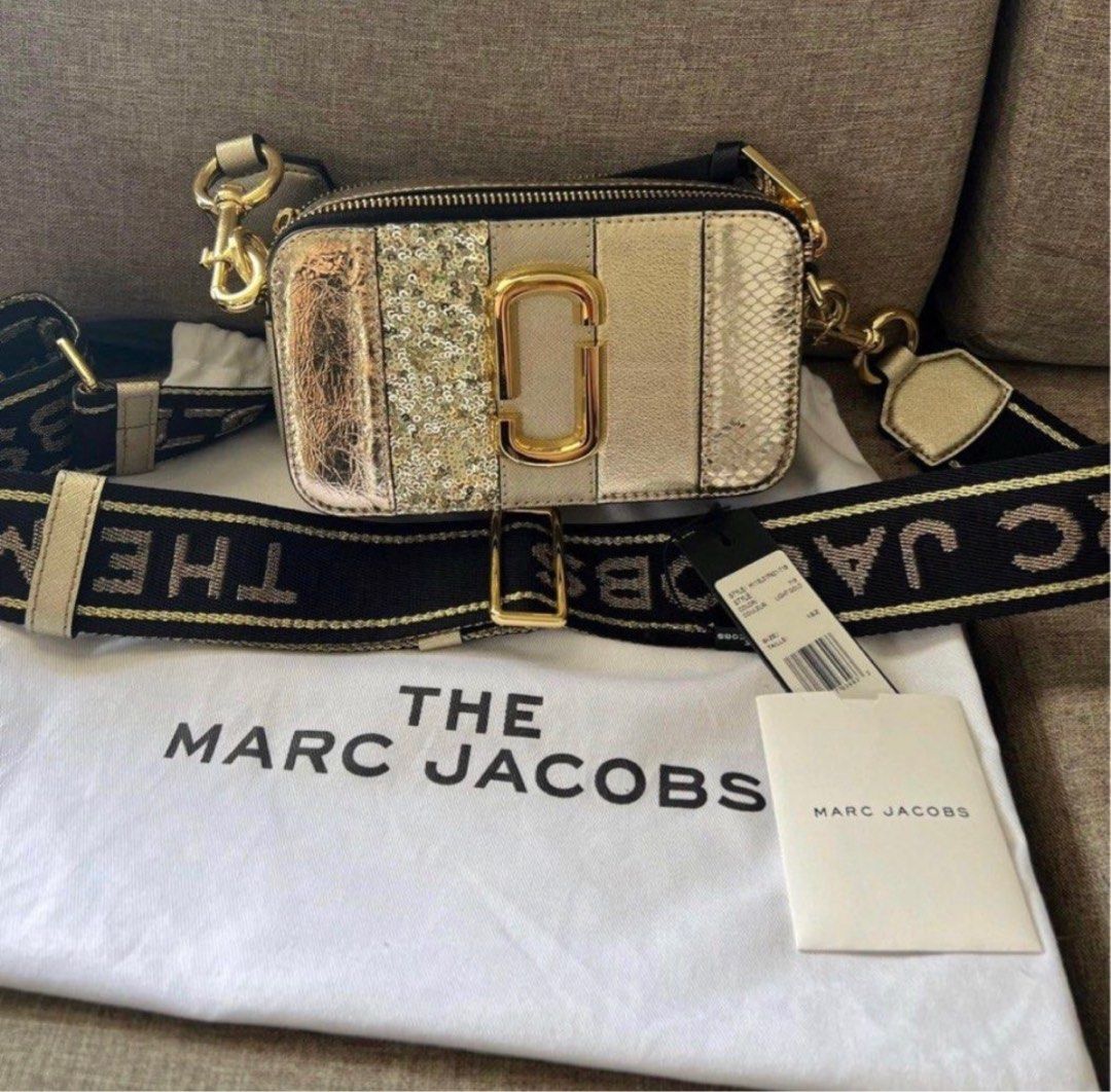 Marc jacob zip riri, Luxury, Bags & Wallets on Carousell