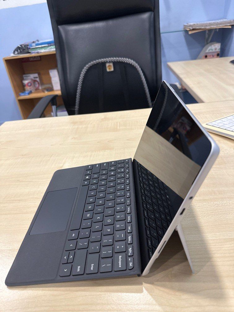 Surface GO 1824 128GB SSD 8G キーボード Windowsノート本体
