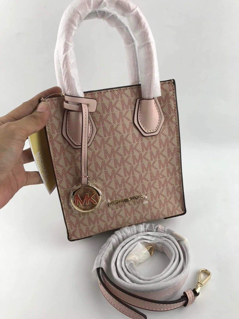 MK Mercer xs (Category: Luxury Bags & Wallets) located in Pasig City. Submitted by mgmanila (Listing ID 1240815092, Image 3). Description: SALEE! MK Mercer XS Dimensions:6”W X 6.75”H X 2.5”D 2,600 ✔️Cash on Pickup (COP) via LBC available ✔️Cash on Delivery (COD) available within Metro Manila only ✔️MOP: Gcash,Maya And Bank transfer ✔️Shipping via Lalamove, Grab and Joyride ✔️Yes to Same day delivery🥰 ✔️Open for Layaway 📩DM us for more info or a