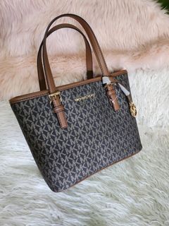 (Category: ) located in . Submitted by sassyshoppermnl (Listing ID 1240896739, Image 1). Description: .