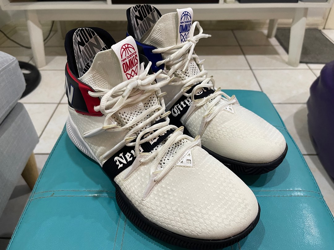 new balance omn1s on feet