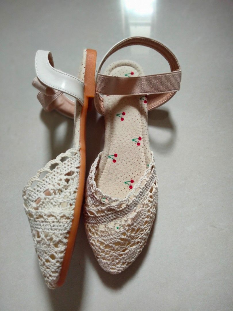 Girls lace sale flats