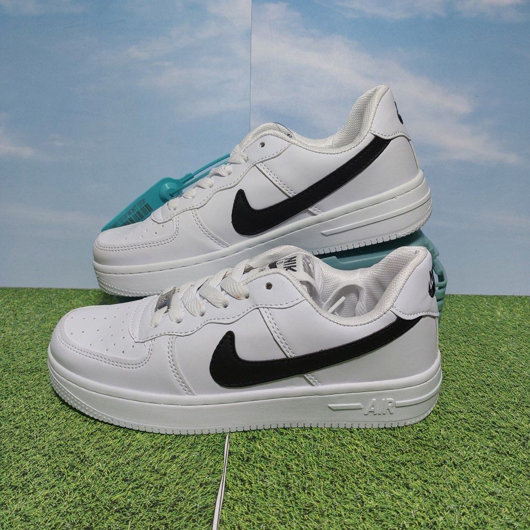 Nike air max white with black tick hotsell