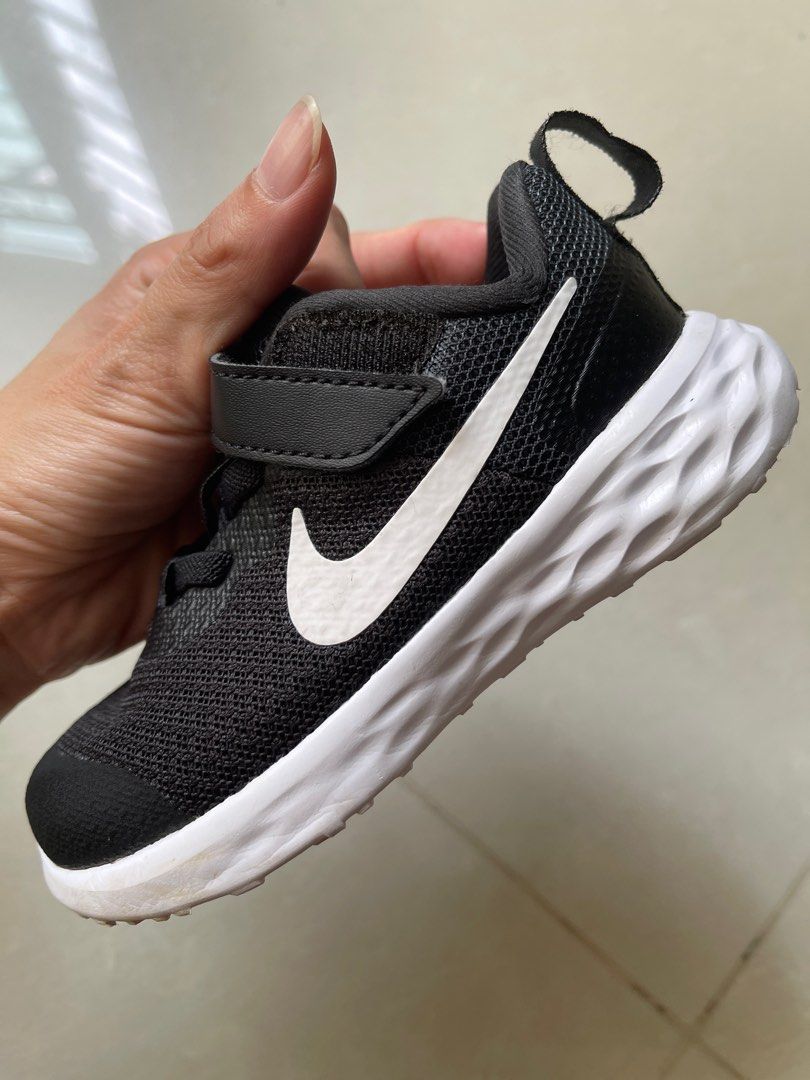 Nike baby shoe, Babies & Kids, Babies & Kids Fashion on Carousell