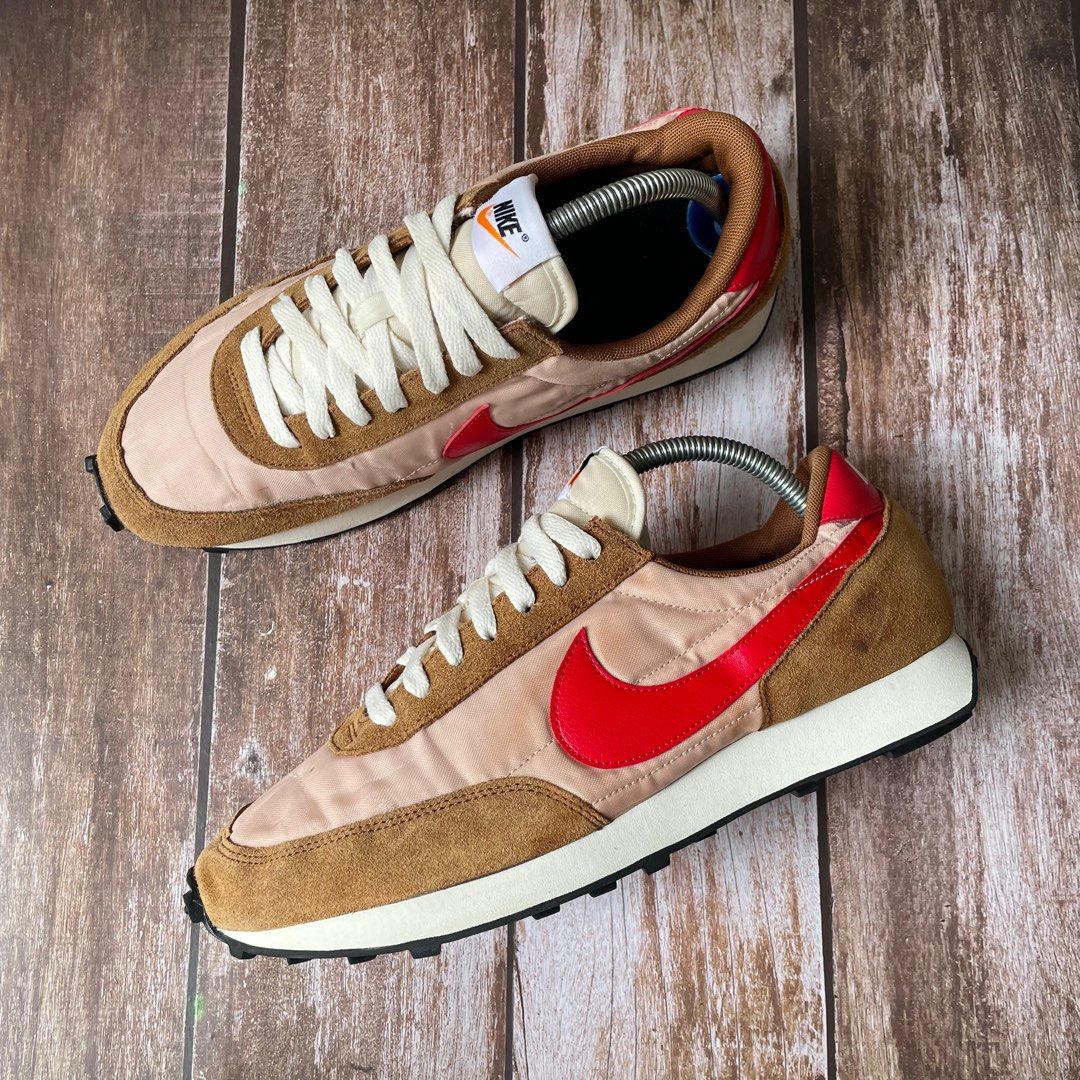 Nike daybreak vegas gold clearance