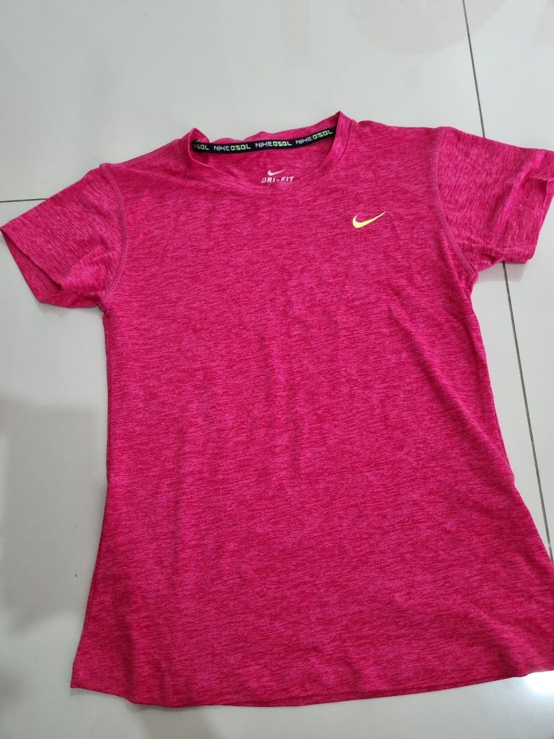 Fuchsia pink nike on sale shirt