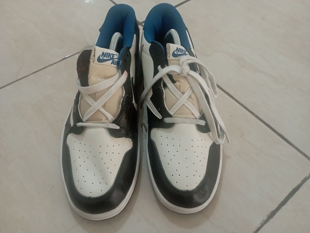 travis nike blue