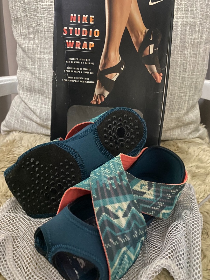 Nike wmns deals studio wrap