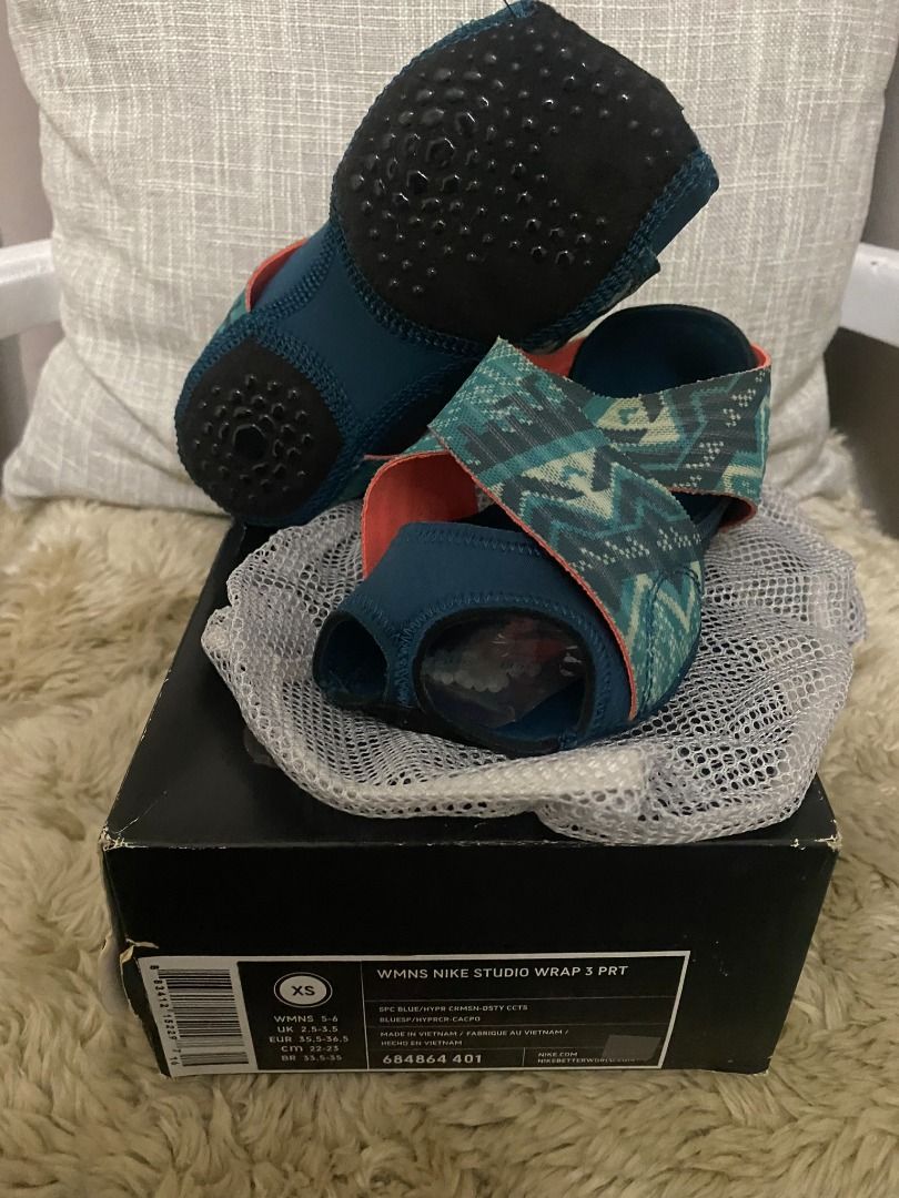 Nike studio deals wrap 5