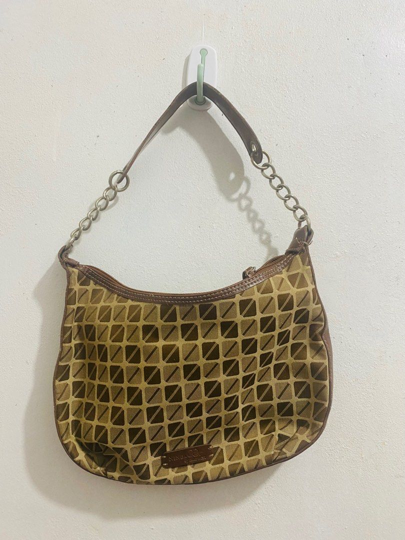 Nine West Kili-Kili Bag (Category: Luxury Bags & Wallets) located in Quezon City. Submitted by kimshop2 (Listing ID 1240859634, Image 1). Description: .