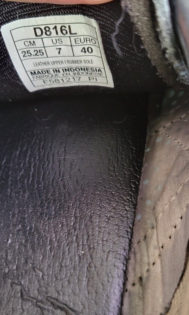 onitsuka tiger hitam