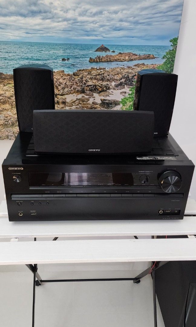 Onkyo AV Receiver TX NR515 plus 3 speaker and 1 sub wofer, Audio