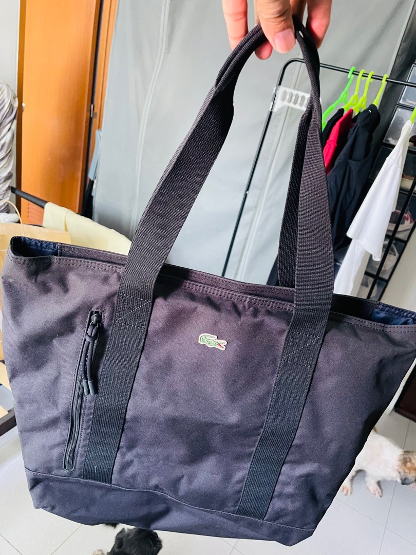 Original LACOSTE Tote Bag ( preloved ) black original price is 4,500 selling it for 1,600, Men's