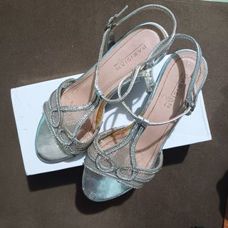 Parisian Elegance Rhinestone Crystal Sandals 2.5 in heels (PRELOVED)