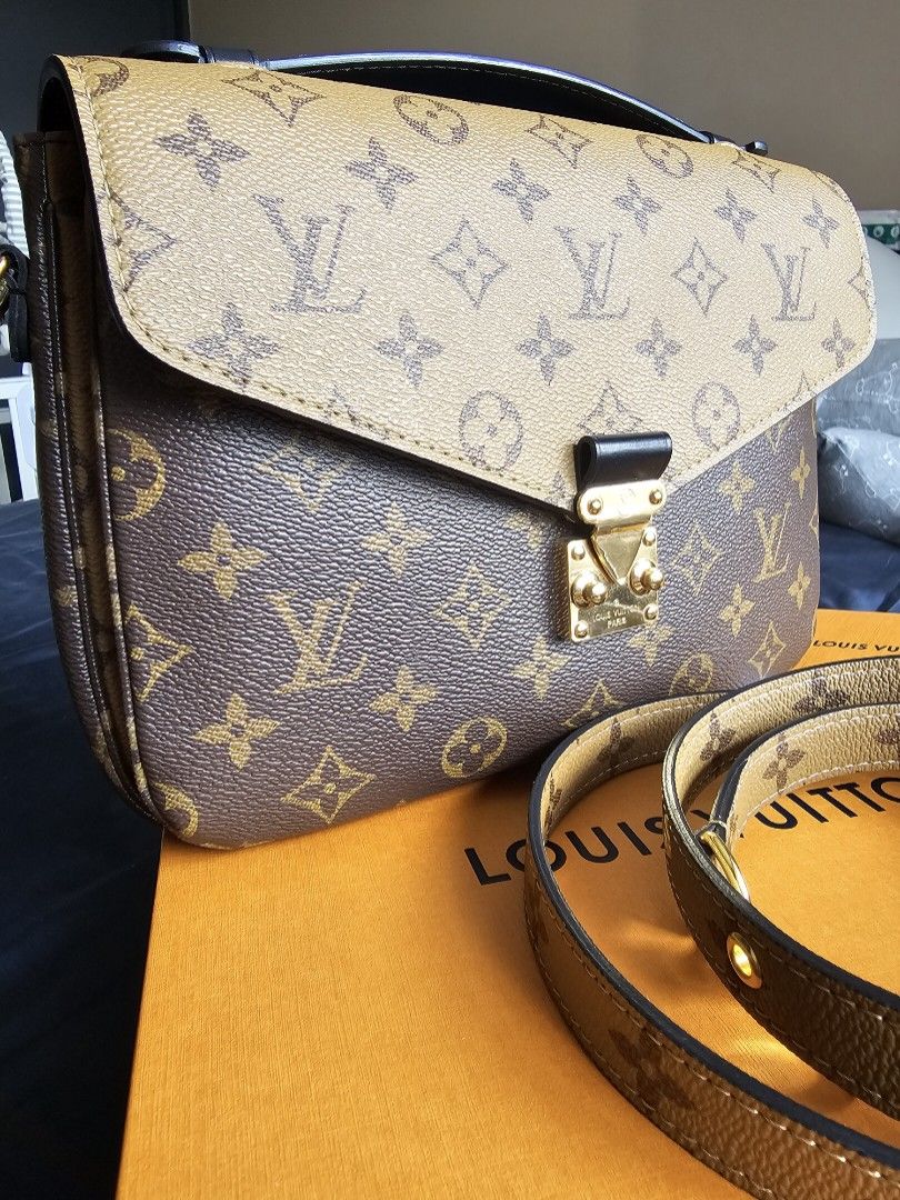 NEW Pochette Metis Reverse Monogram LV Louis Vuitton M44876, Luxury, Bags &  Wallets on Carousell