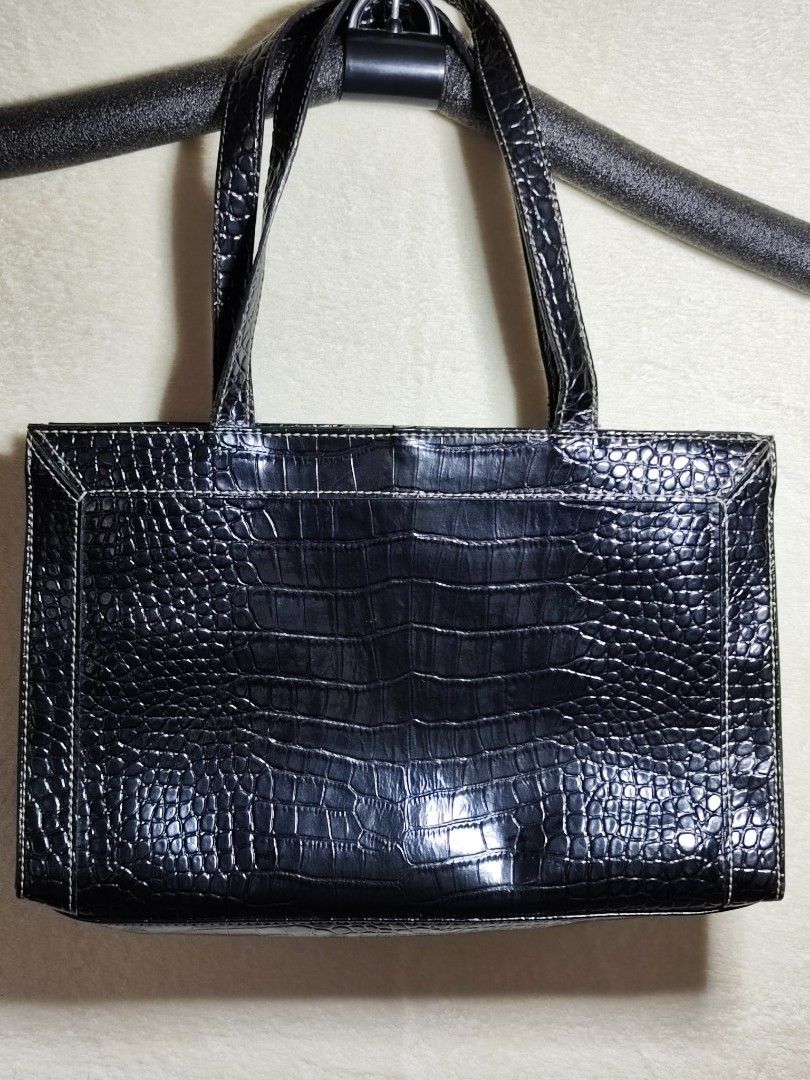 Liz claiborne top handbags prices