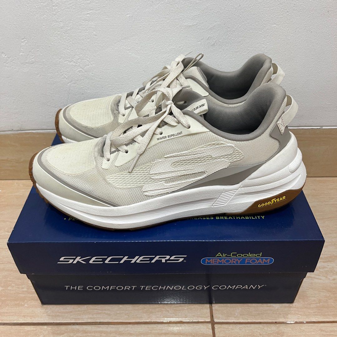 Preloved Skechers Global Jogger, Fesyen Pria, Sepatu , Sneakers di Carousell