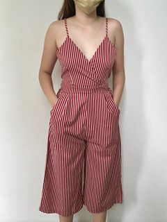 (Category: ) located in . Submitted by secondclosetfinds (Listing ID 1240938471, Image 1). Description: .