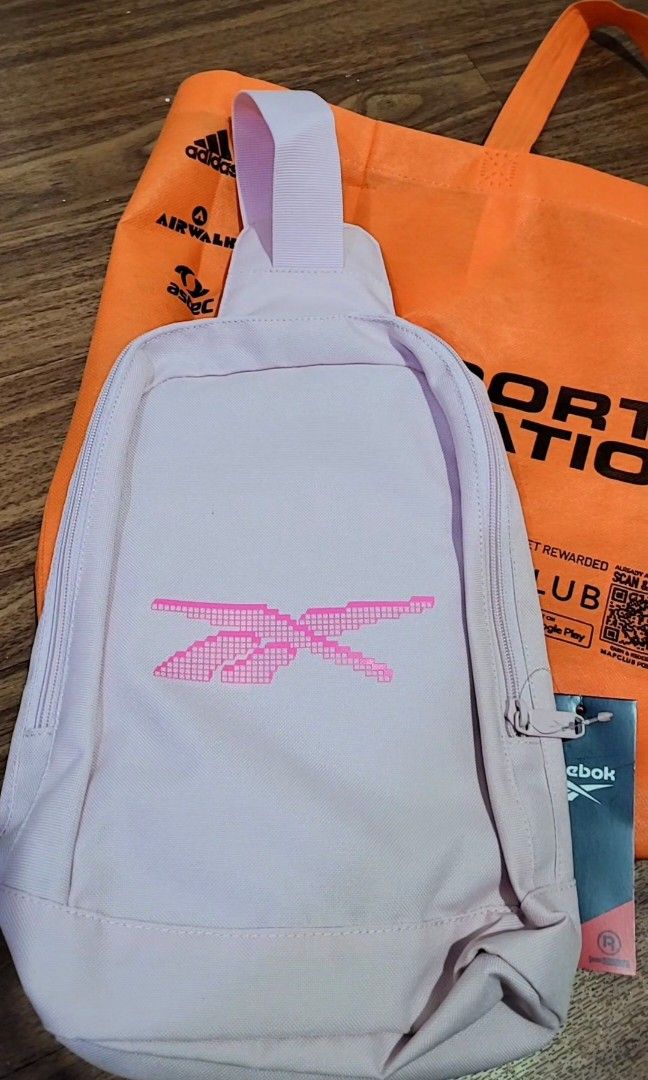 TAS REEBOK ORI Dipakai baru 1x no cacat mulus gan jual murah dari pada yang di store