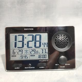 RYTHM Digital Table Clock
Japan

2 Alarm settings
Volume Alarm sound control
Uses 3 pcs AA Batteries 
Well FUNCTION 

1 pc only
P450

❌Battery NOT Included 

Has minimal scratches