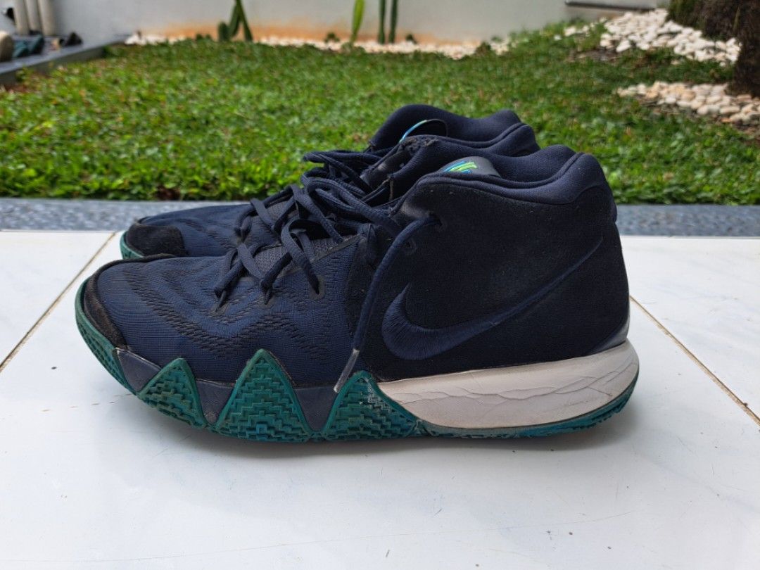 Sepatu basket kyrie store