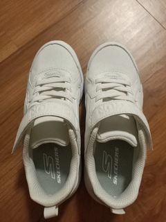 SKECHERS